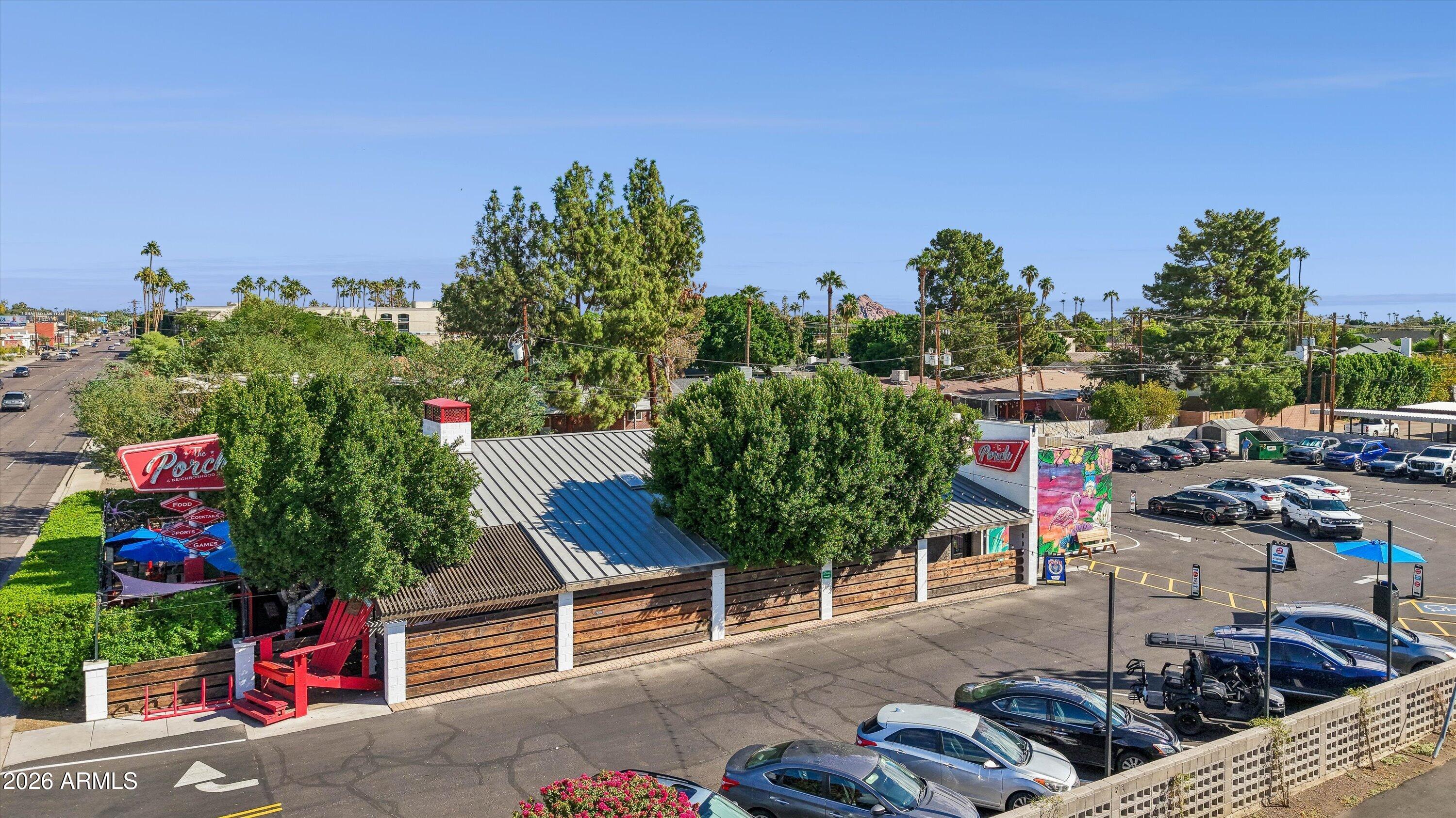 4002 E DEVONSHIRE Avenue