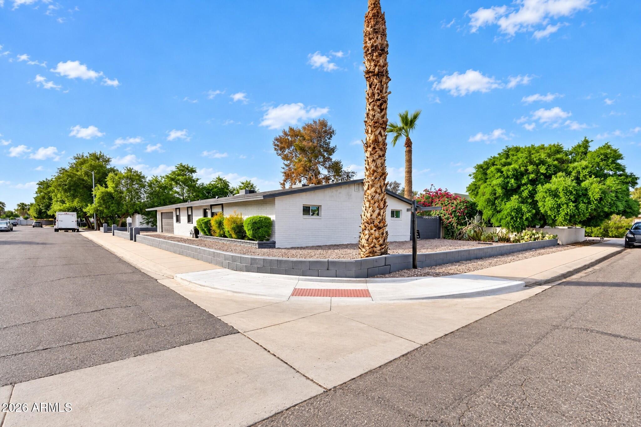 2628 N 49TH Place