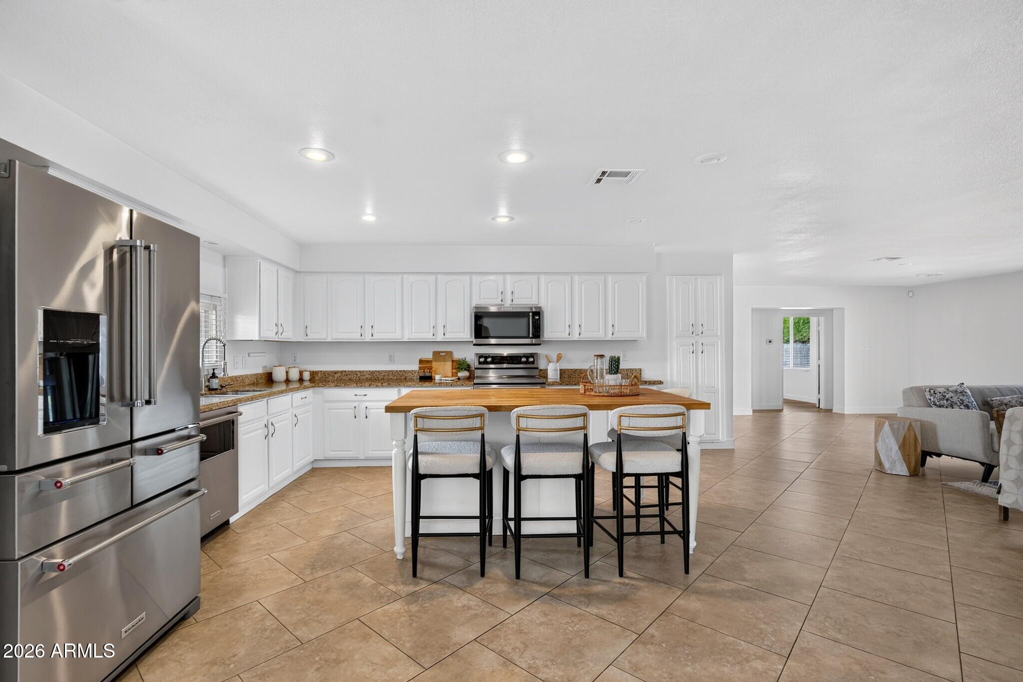 2628 N 49TH Place