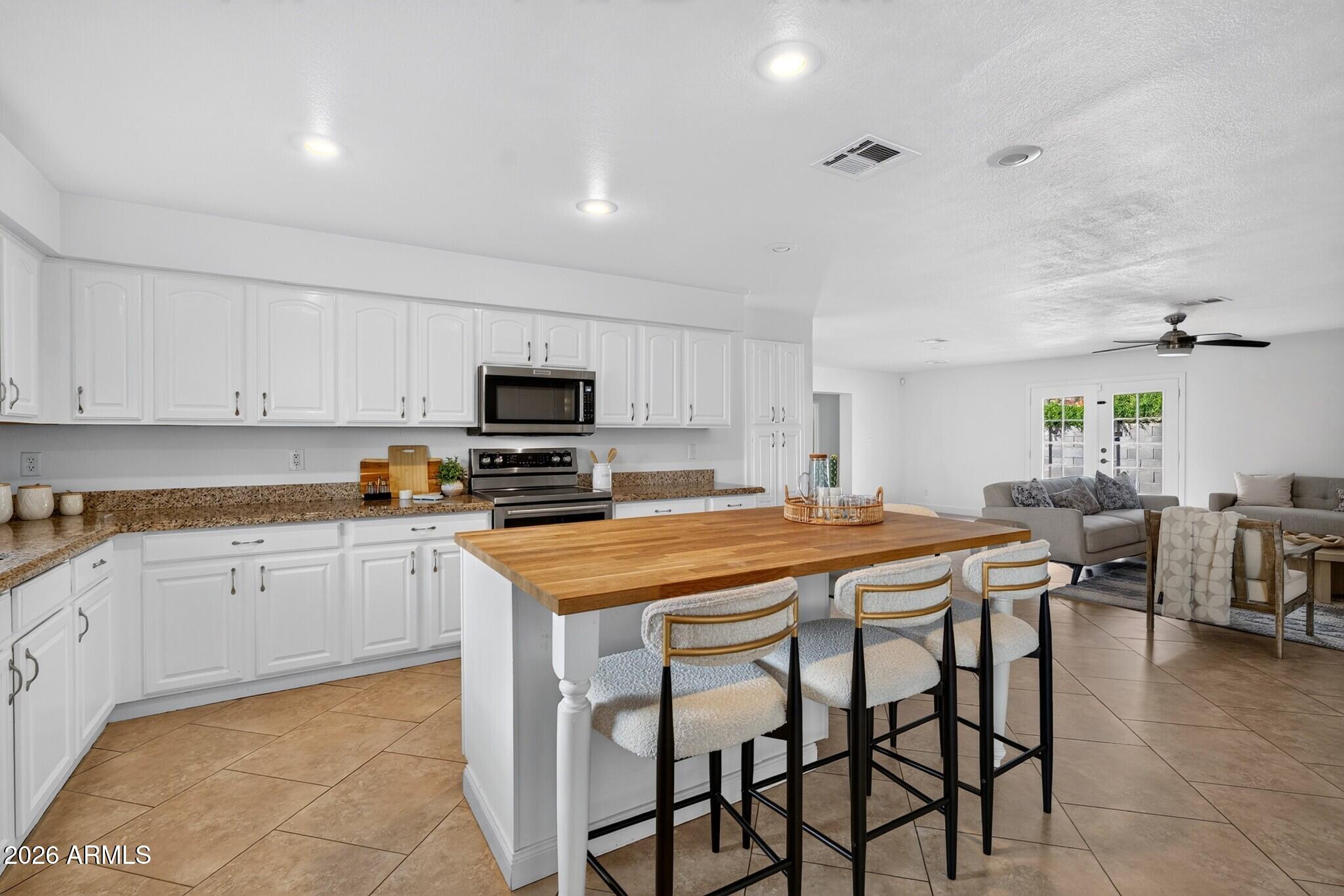 2628 N 49TH Place