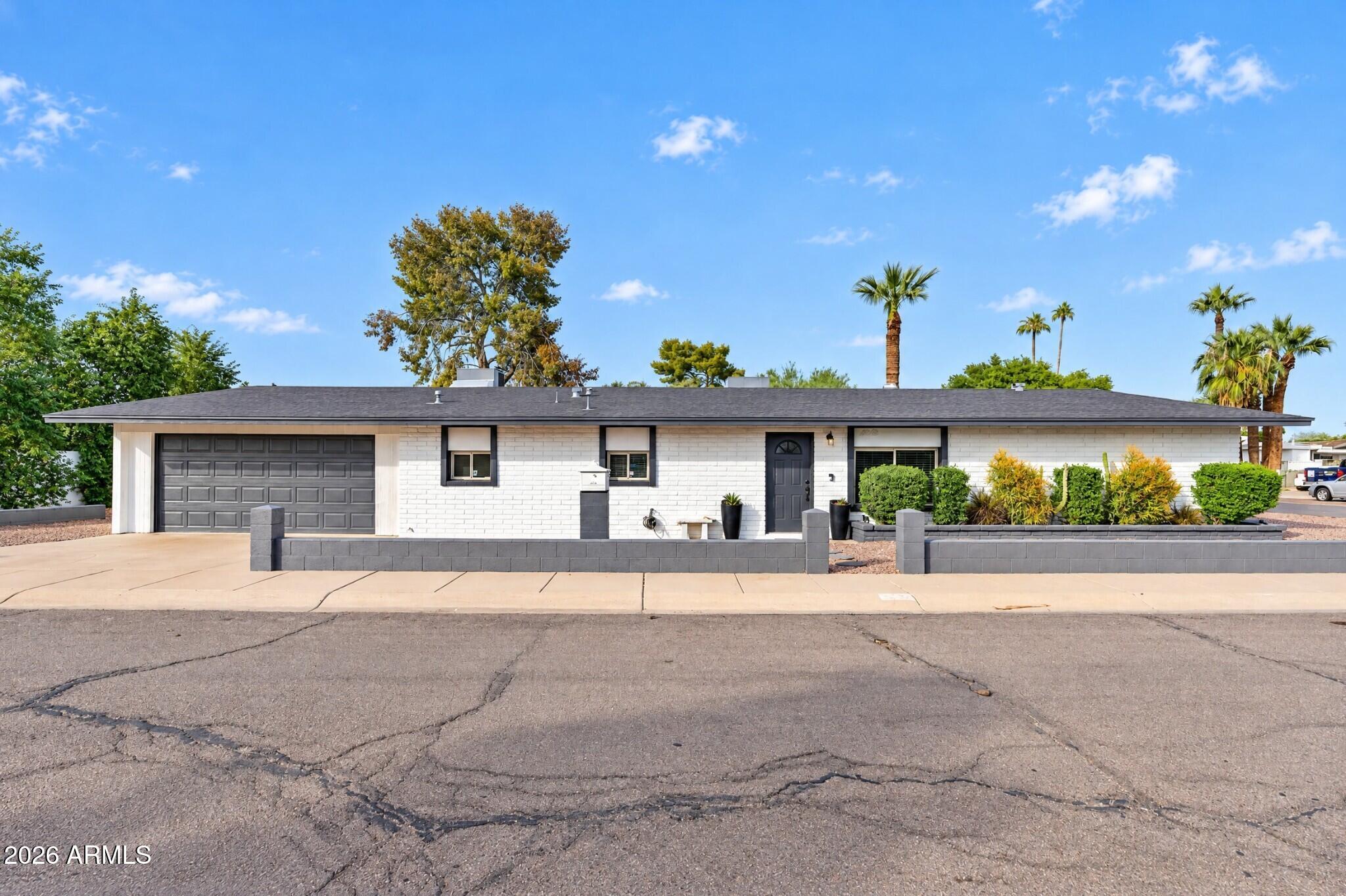 2628 N 49th Place Phoenix AZ