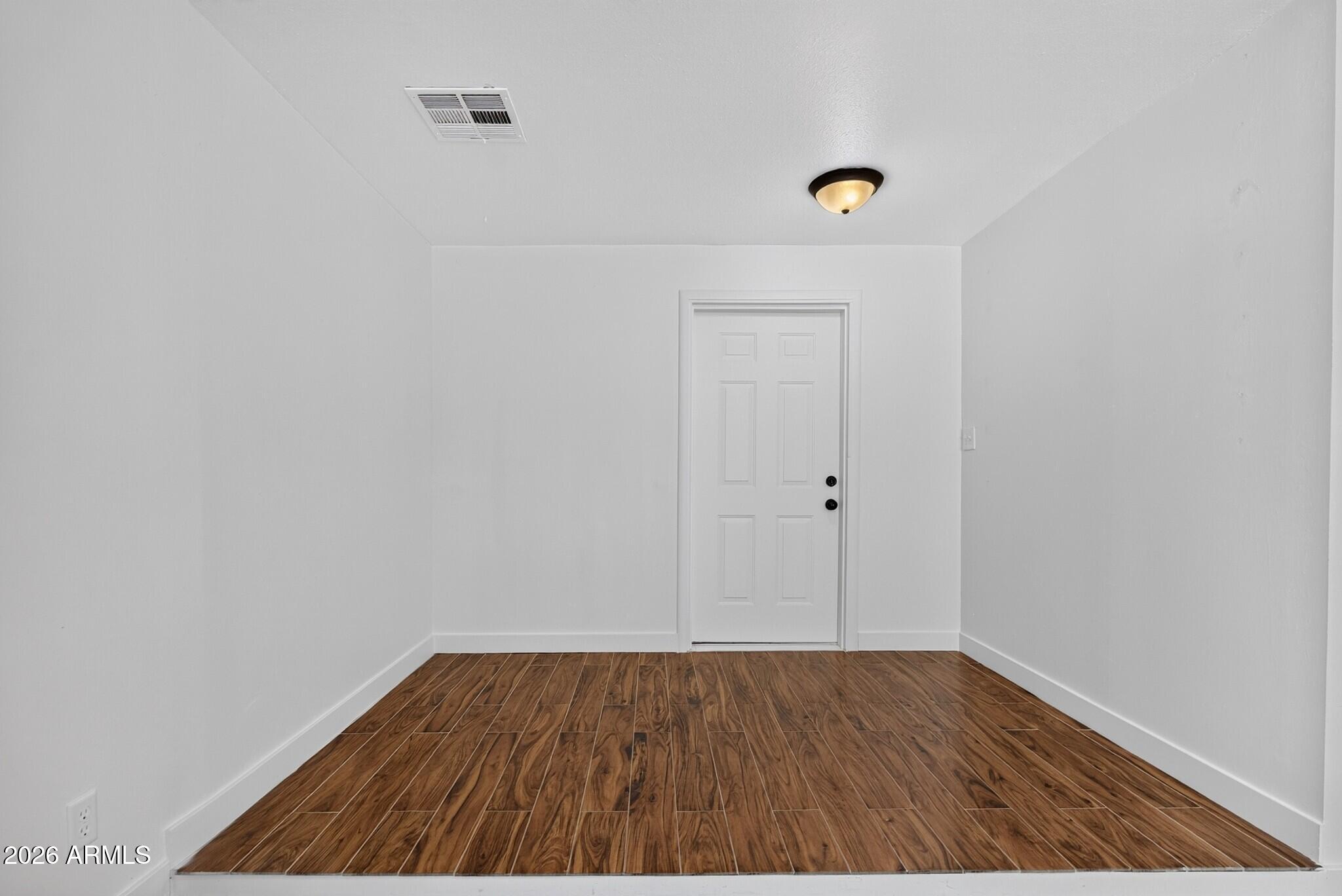 2628 N 49TH Place