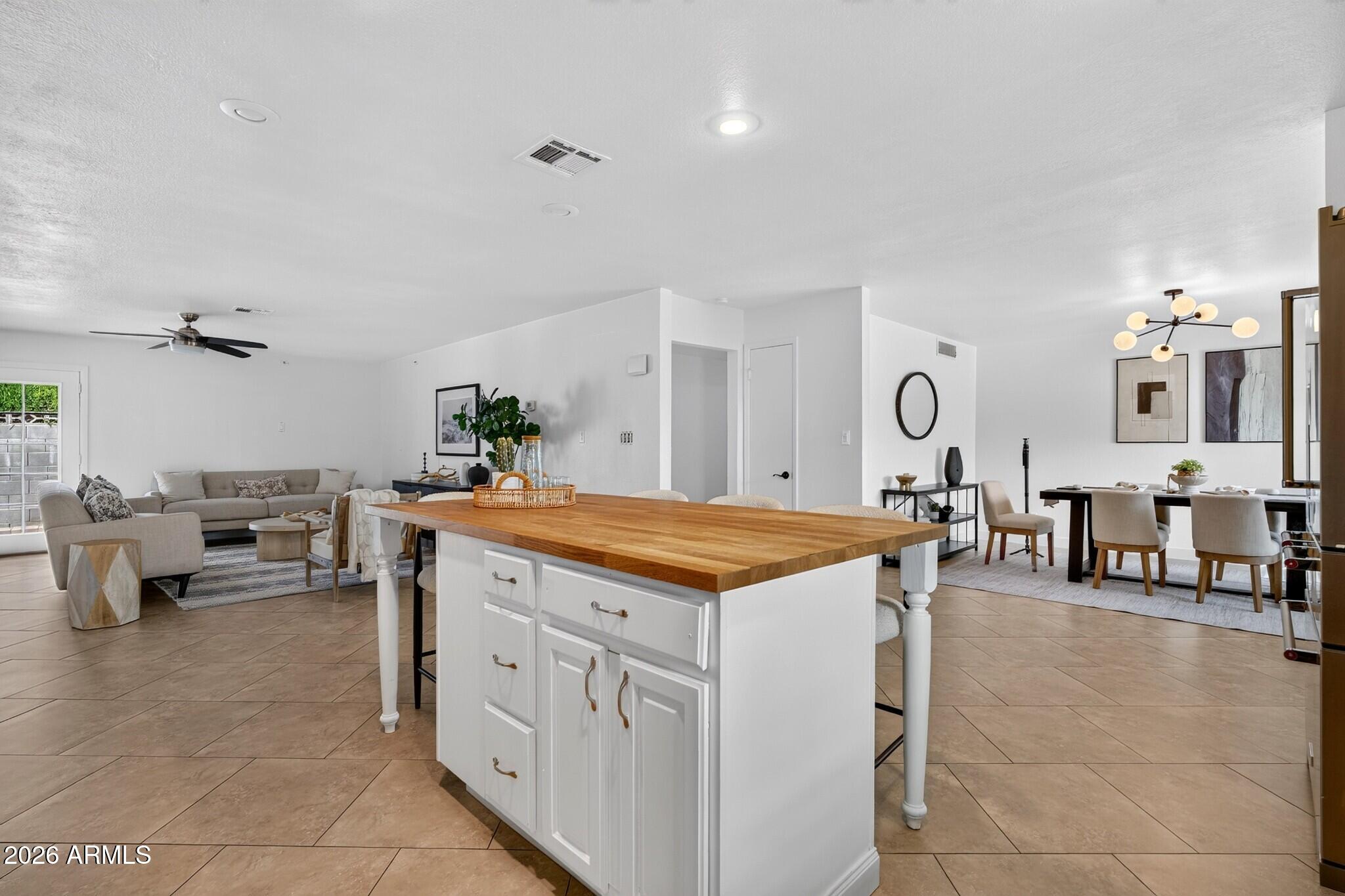 2628 N 49TH Place