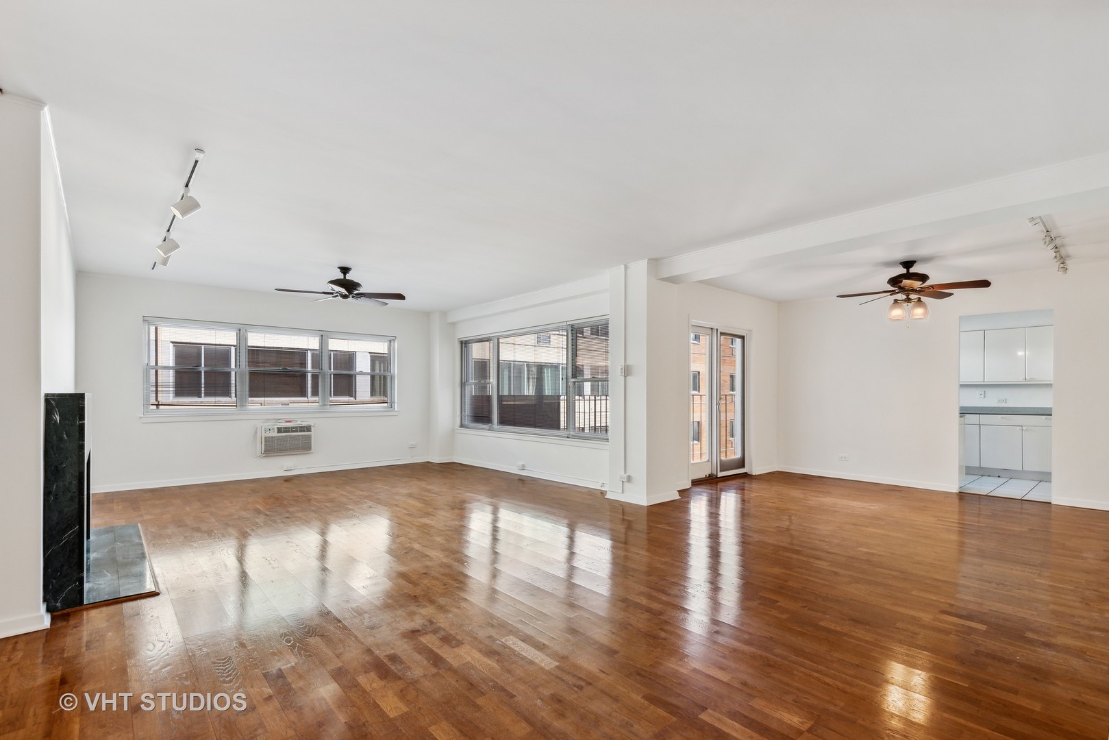 1508 Hinman Avenue Unit: 7D