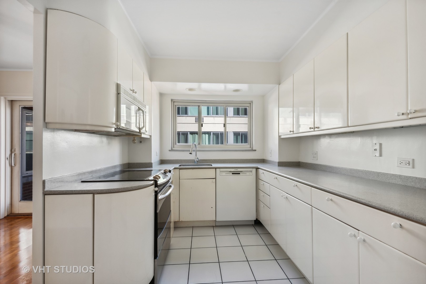 1508 Hinman Avenue Unit: 7D