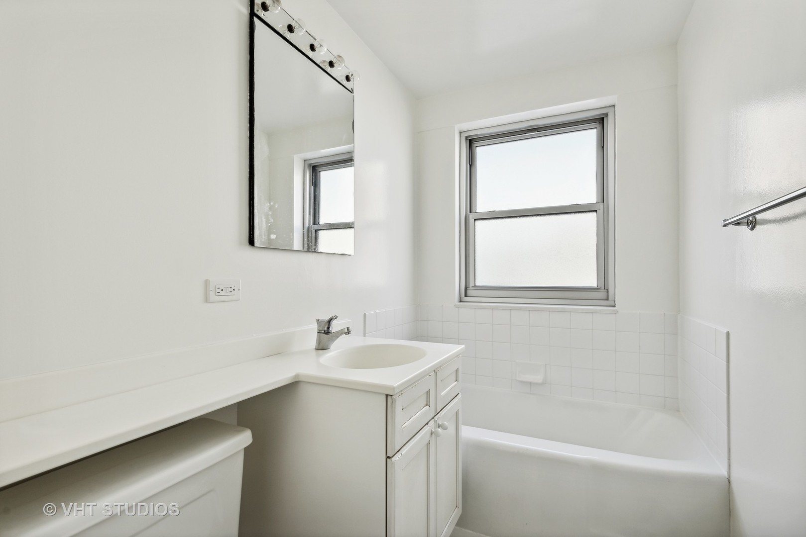 1508 Hinman Avenue Unit: 7D