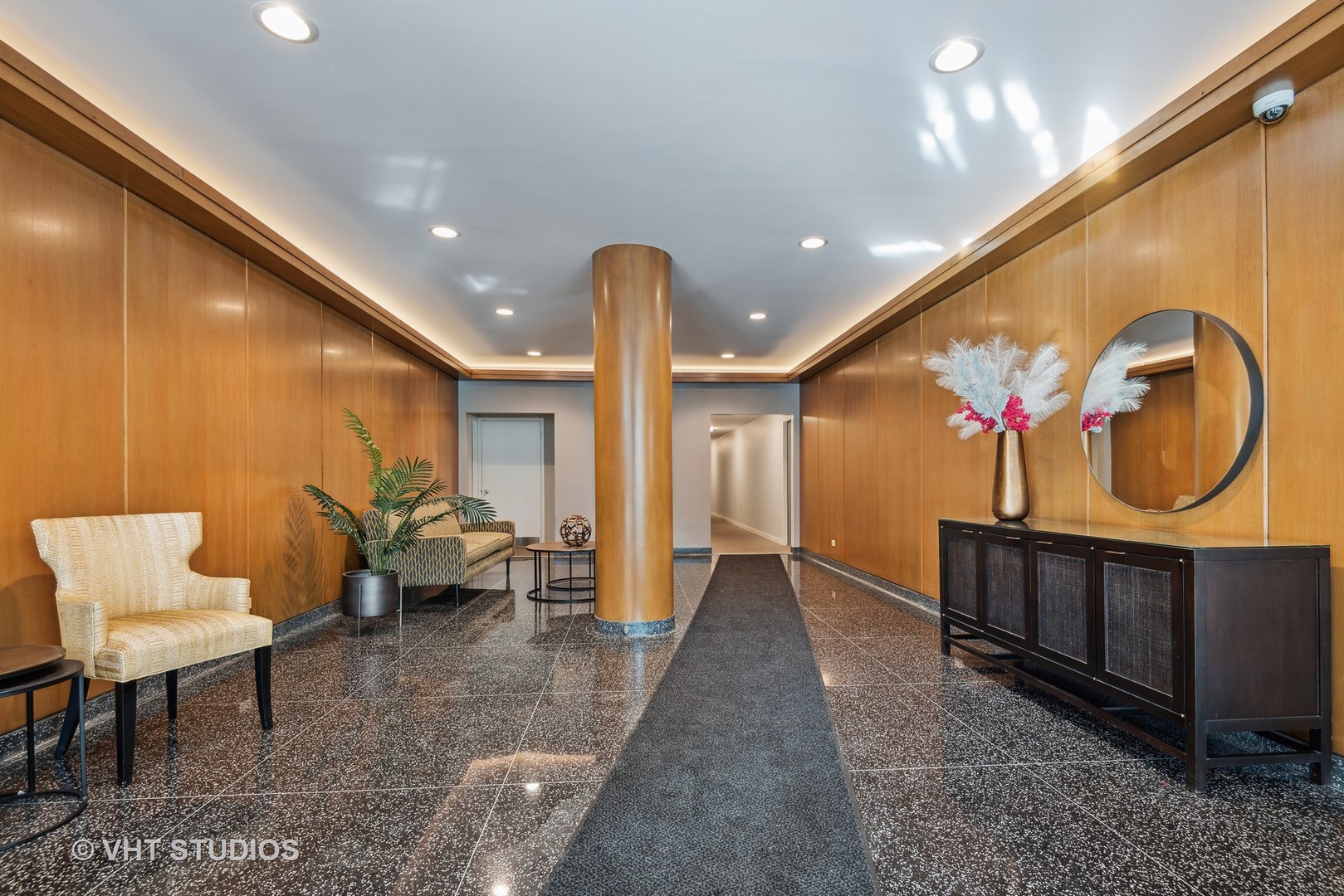 1508 Hinman Avenue Unit: 7D