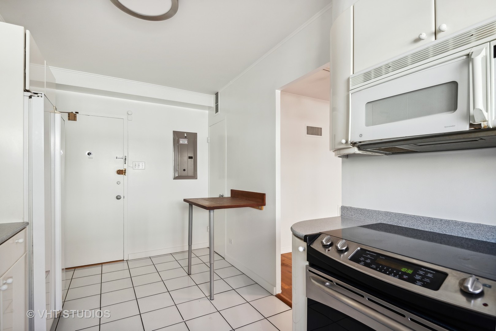 1508 Hinman Avenue Unit: 7D