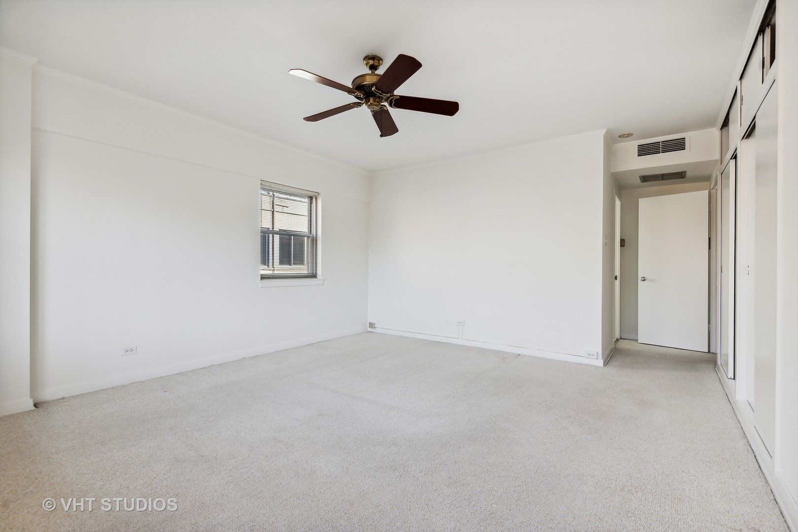 1508 Hinman Avenue Unit: 7D