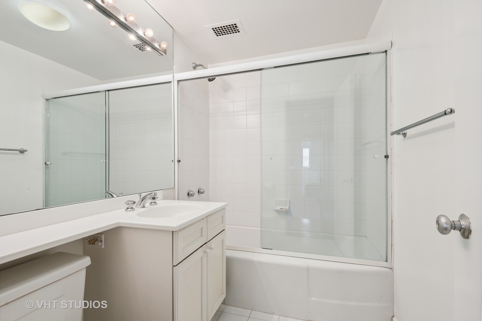 1508 Hinman Avenue Unit: 7D