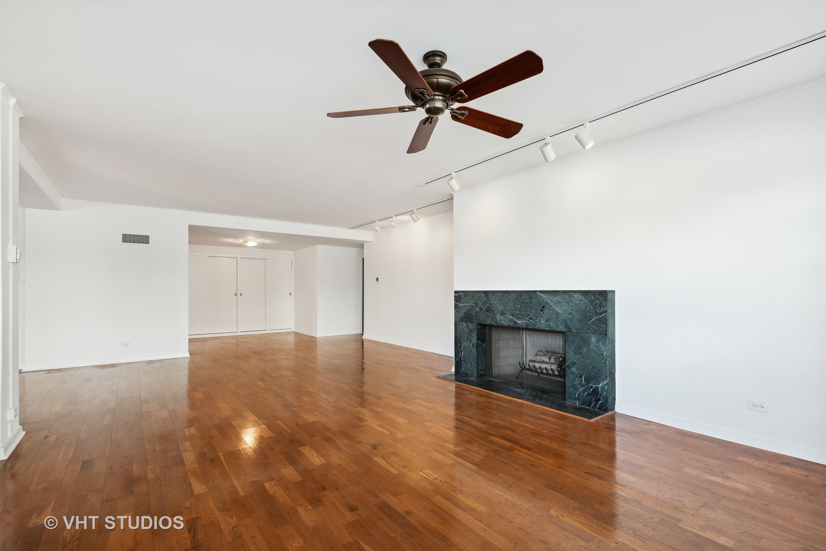 1508 Hinman Avenue Unit: 7D
