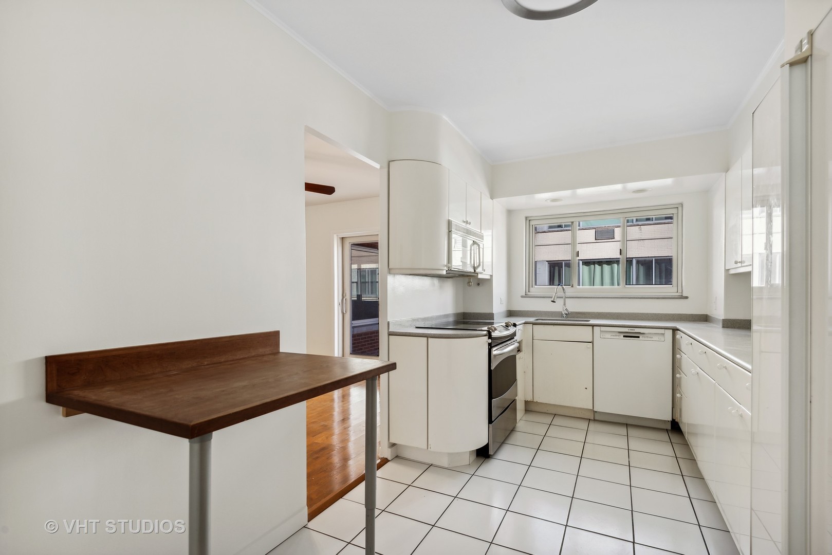 1508 Hinman Avenue Unit: 7D