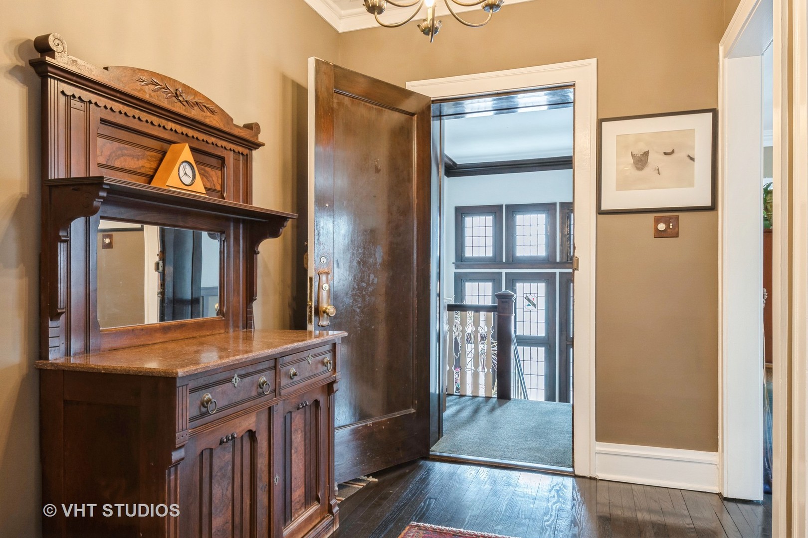 802 Forest Avenue Unit: 3