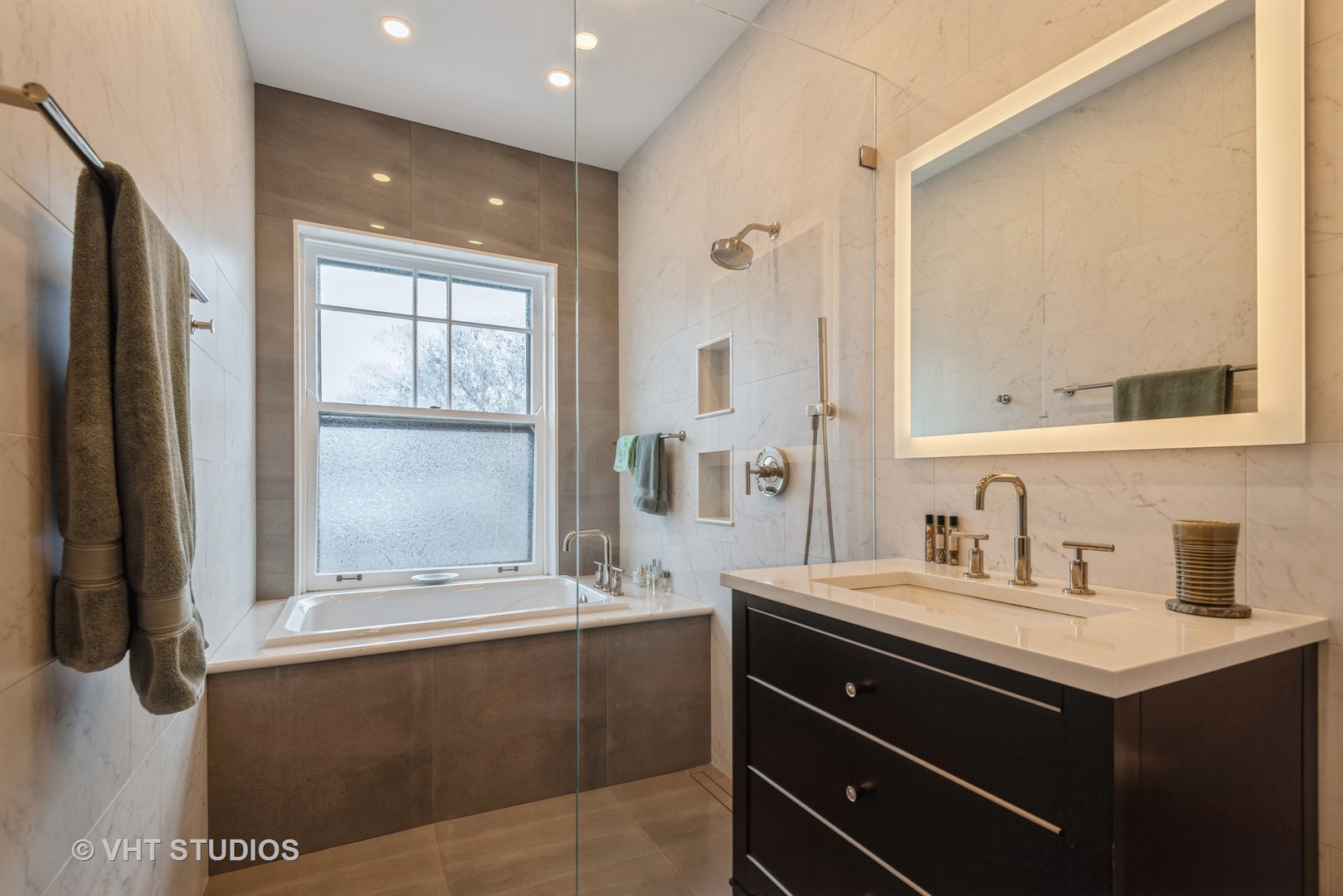 802 Forest Avenue Unit: 3
