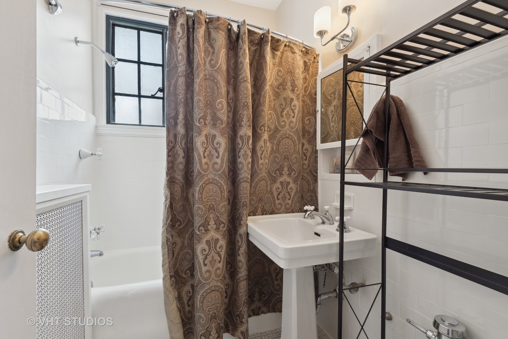 734 Noyes Street Unit: P1