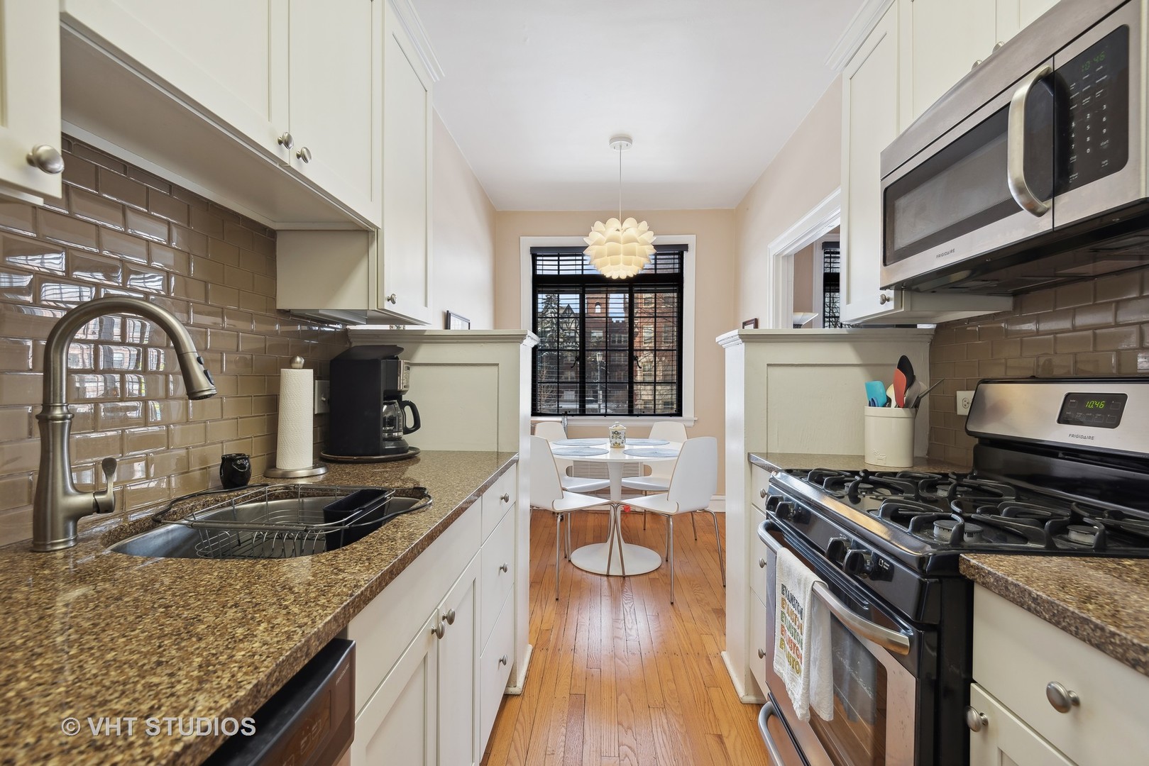 734 Noyes Street Unit: P1