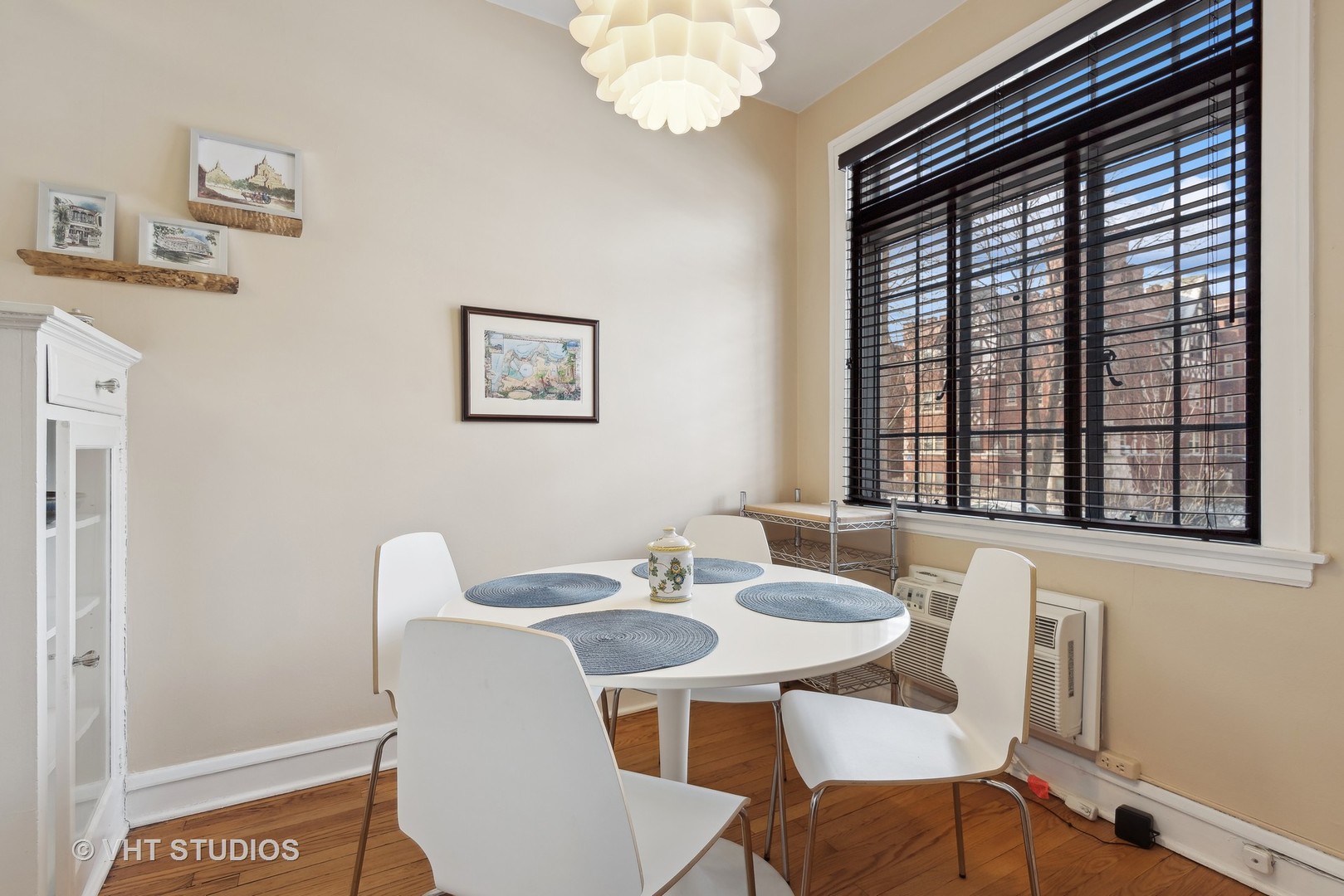 734 Noyes Street Unit: P1