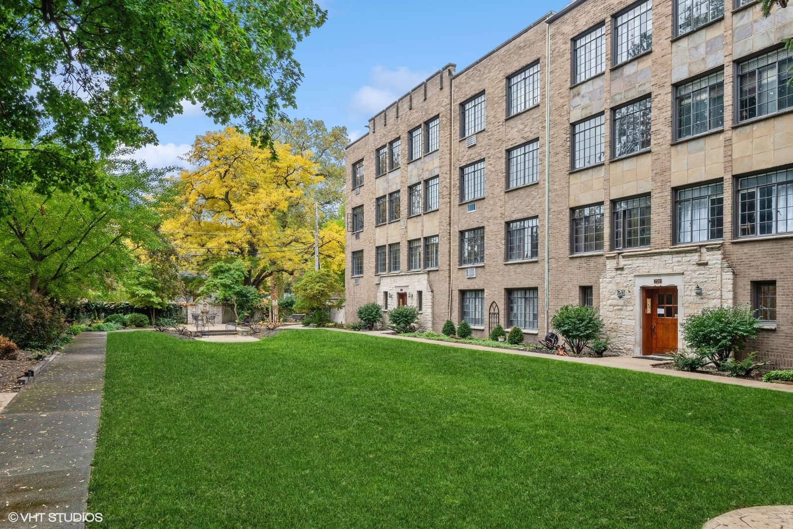 734 Noyes Street Unit: P1