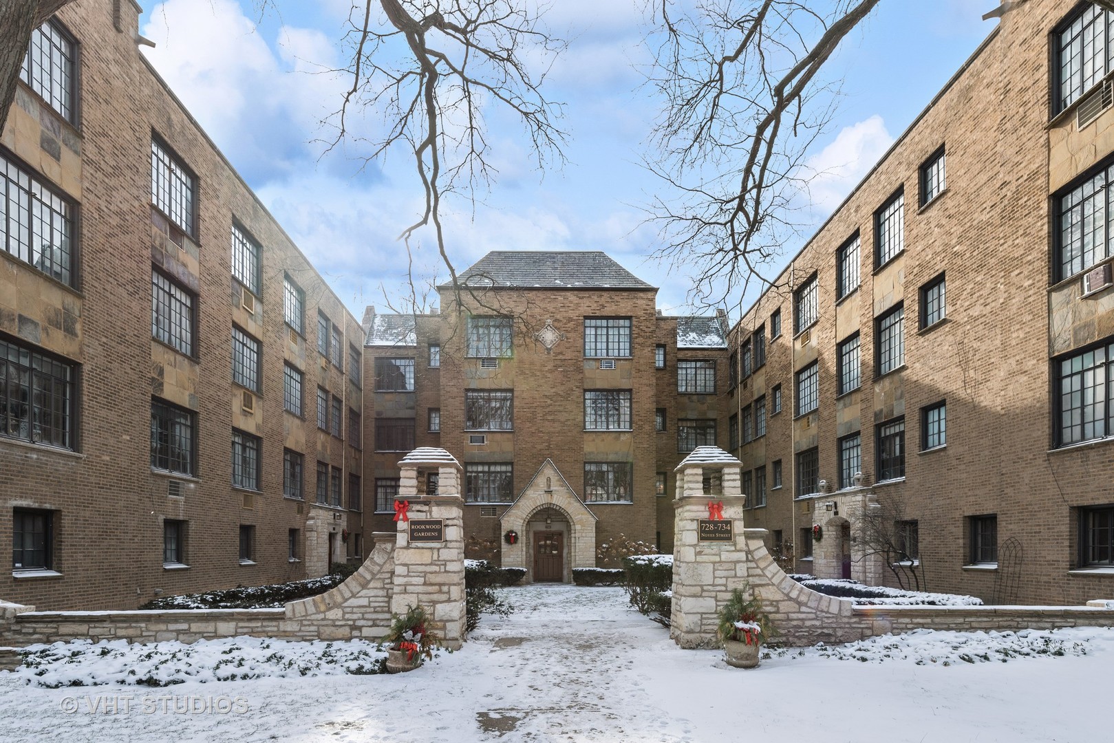 734 Noyes Street Unit: P1