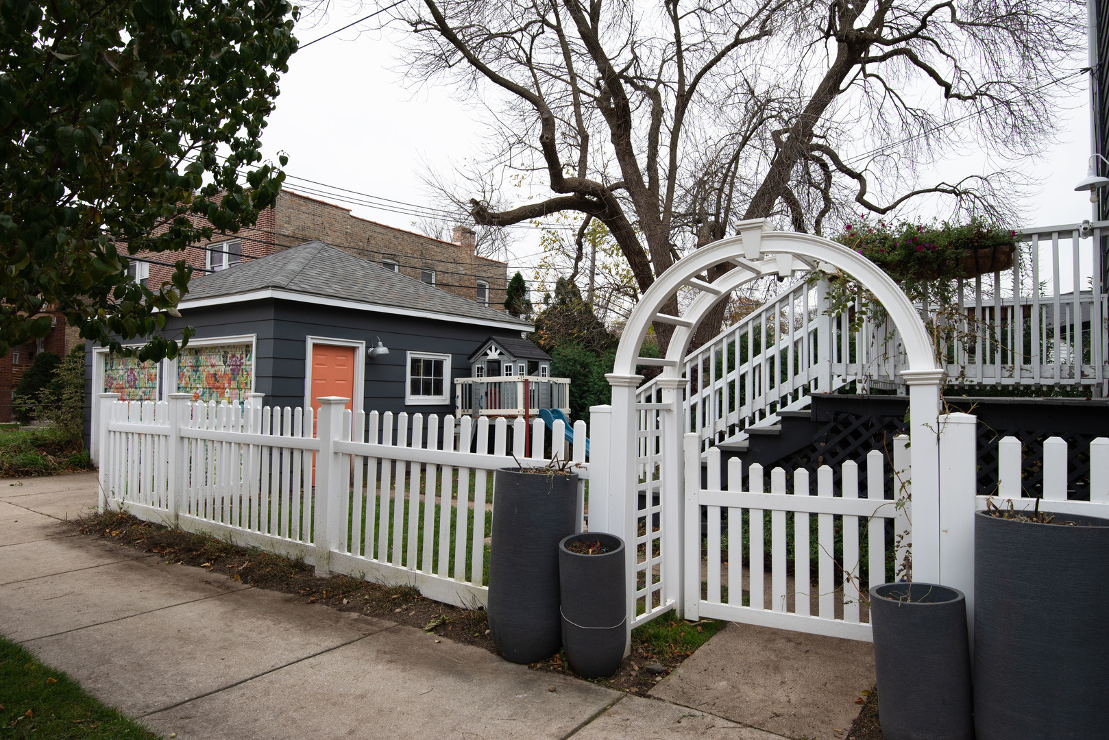1600 Dempster Street