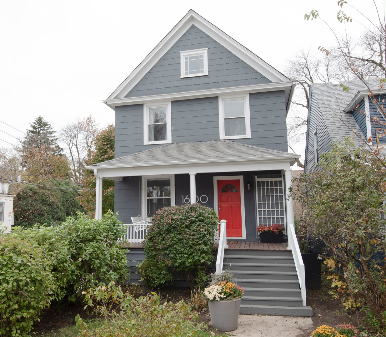 1600 Dempster Street
