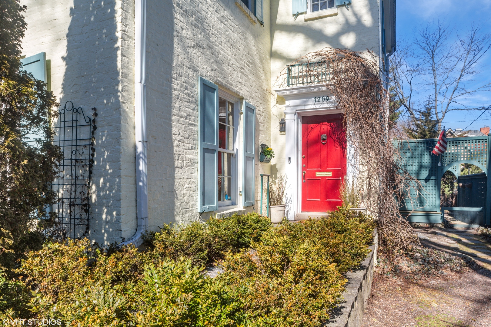 1209 Lee Street