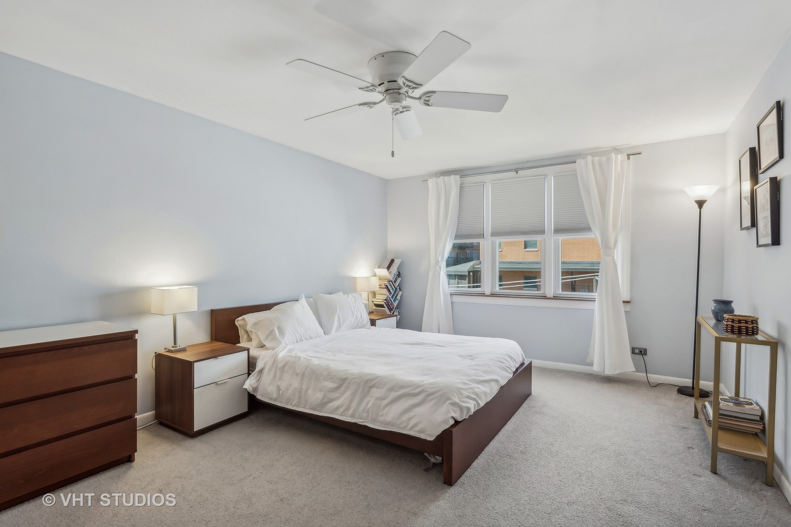 822 Hinman Avenue Unit: 3S