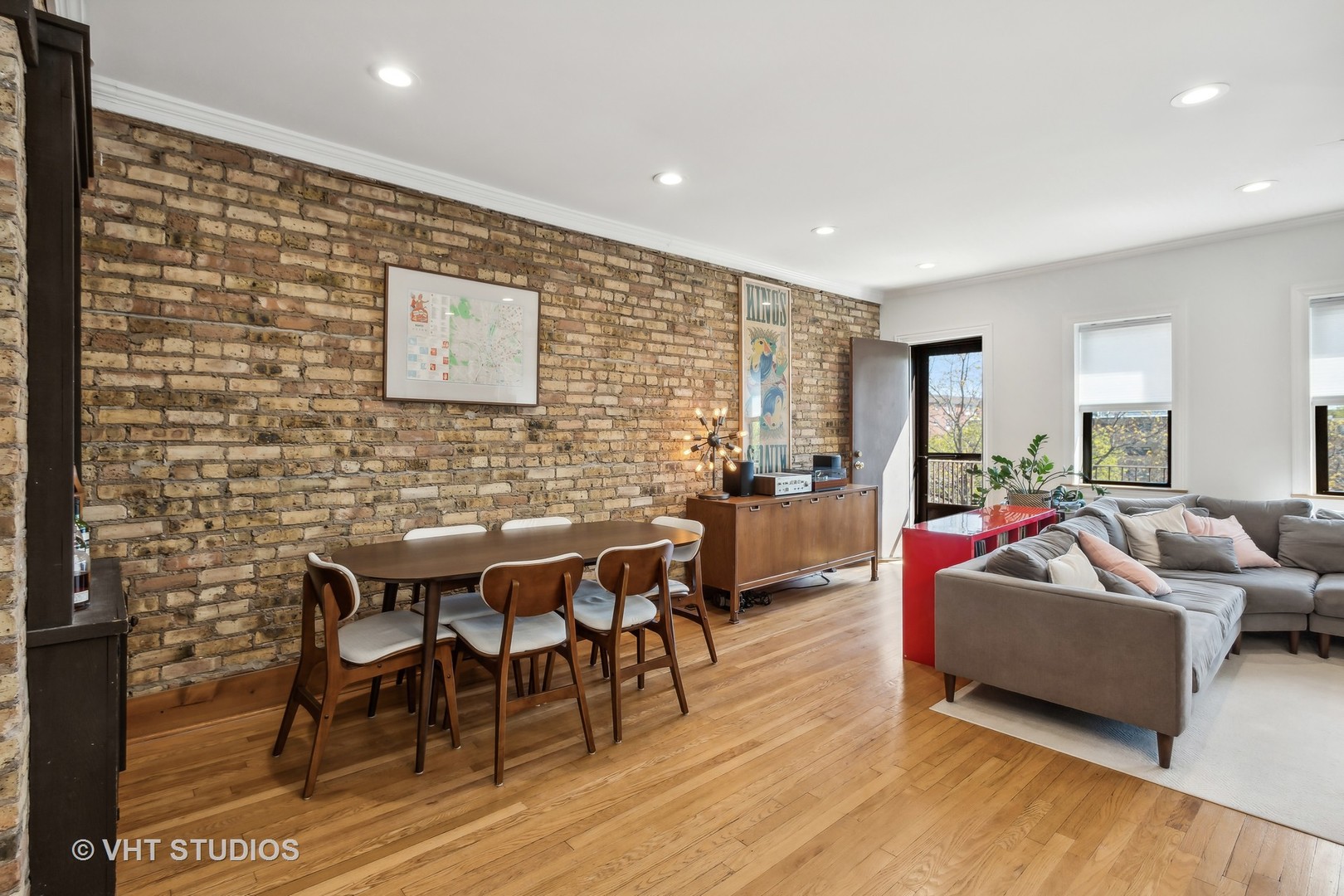 822 Hinman Avenue Unit: 3S