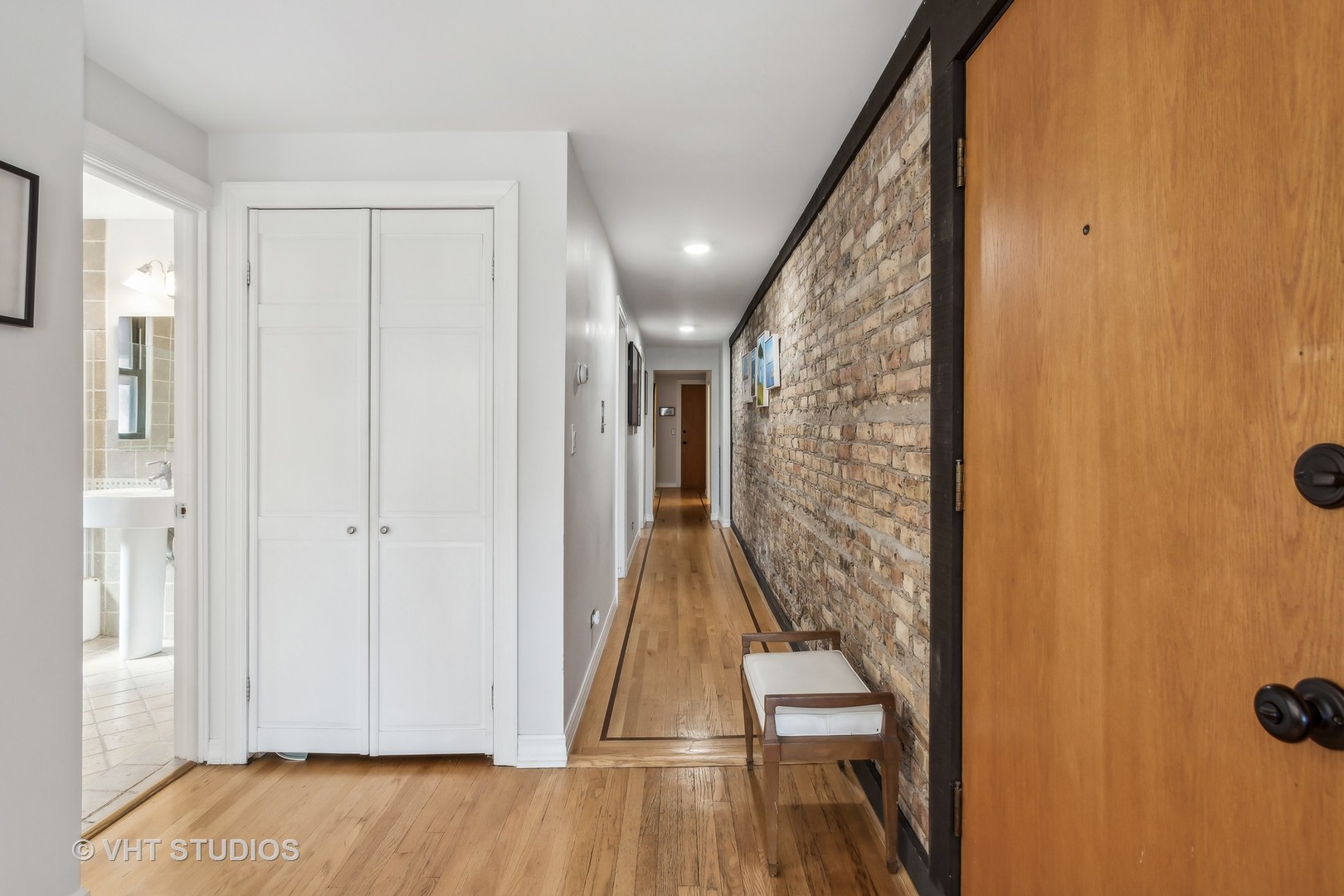 822 Hinman Avenue Unit: 3S