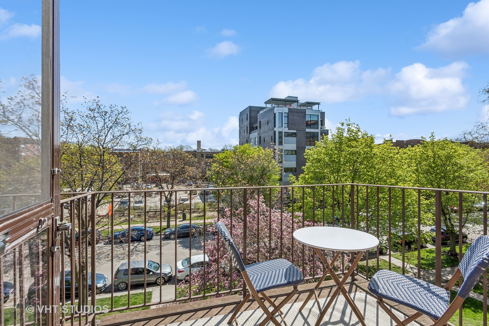 822 Hinman Avenue Unit: 3S