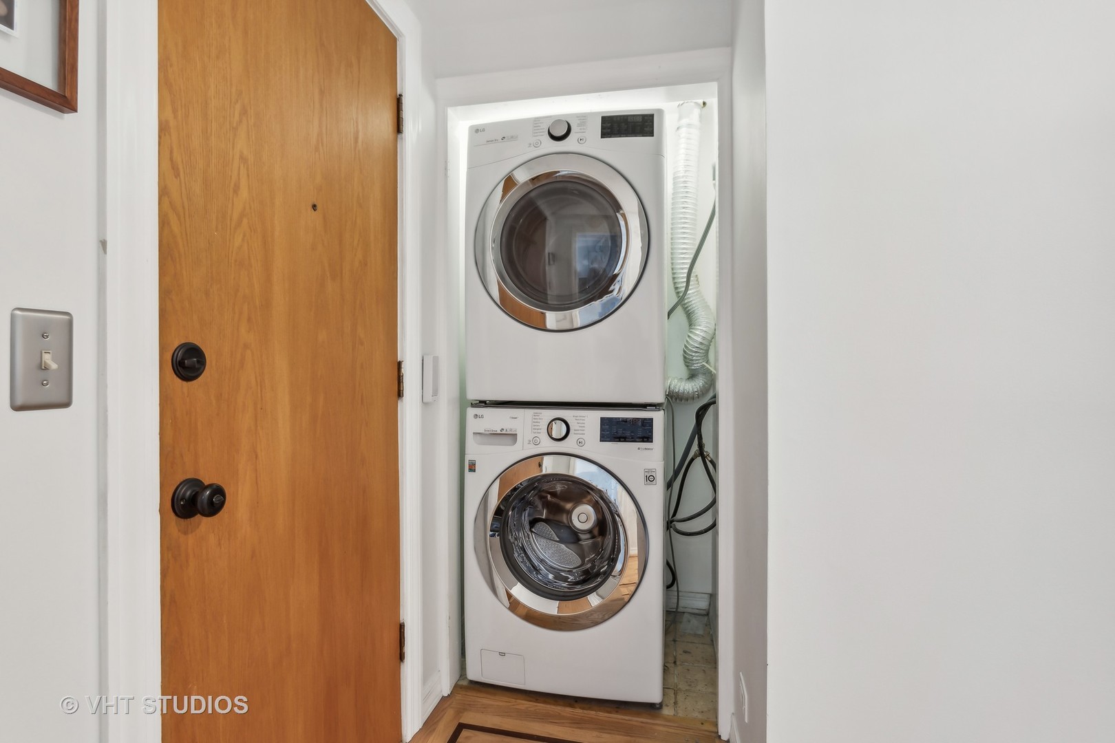 822 Hinman Avenue Unit: 3S