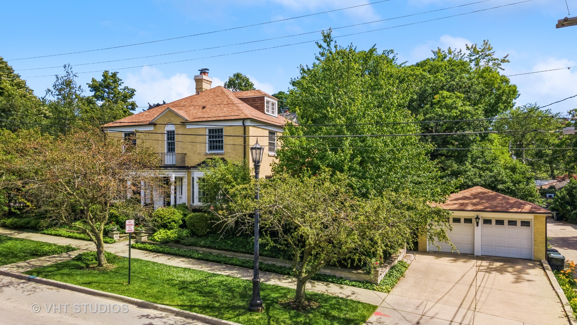 900 Isabella Street