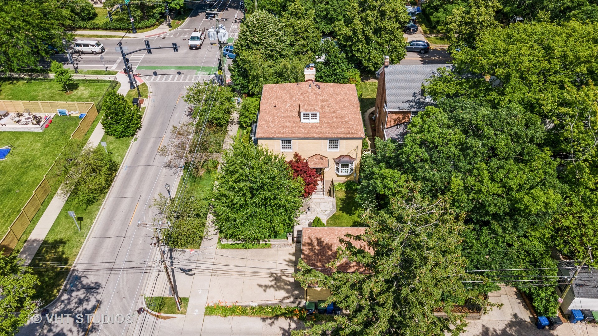 900 Isabella Street