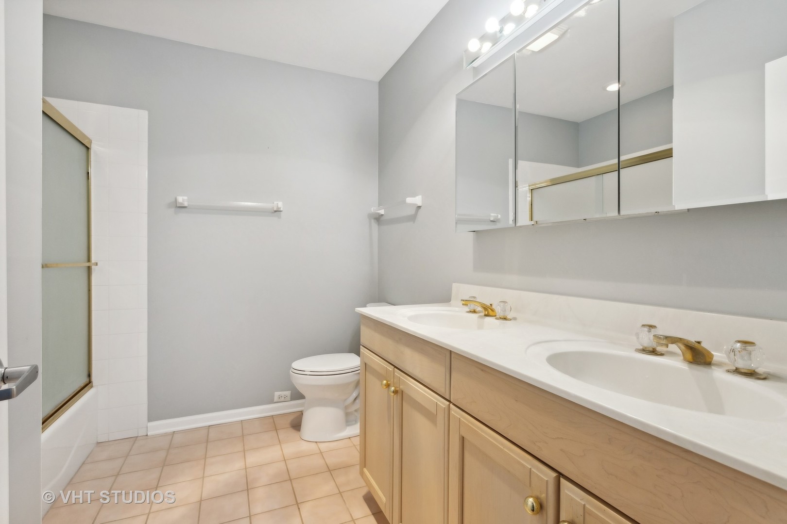 1319 Chicago Avenue Unit: 302