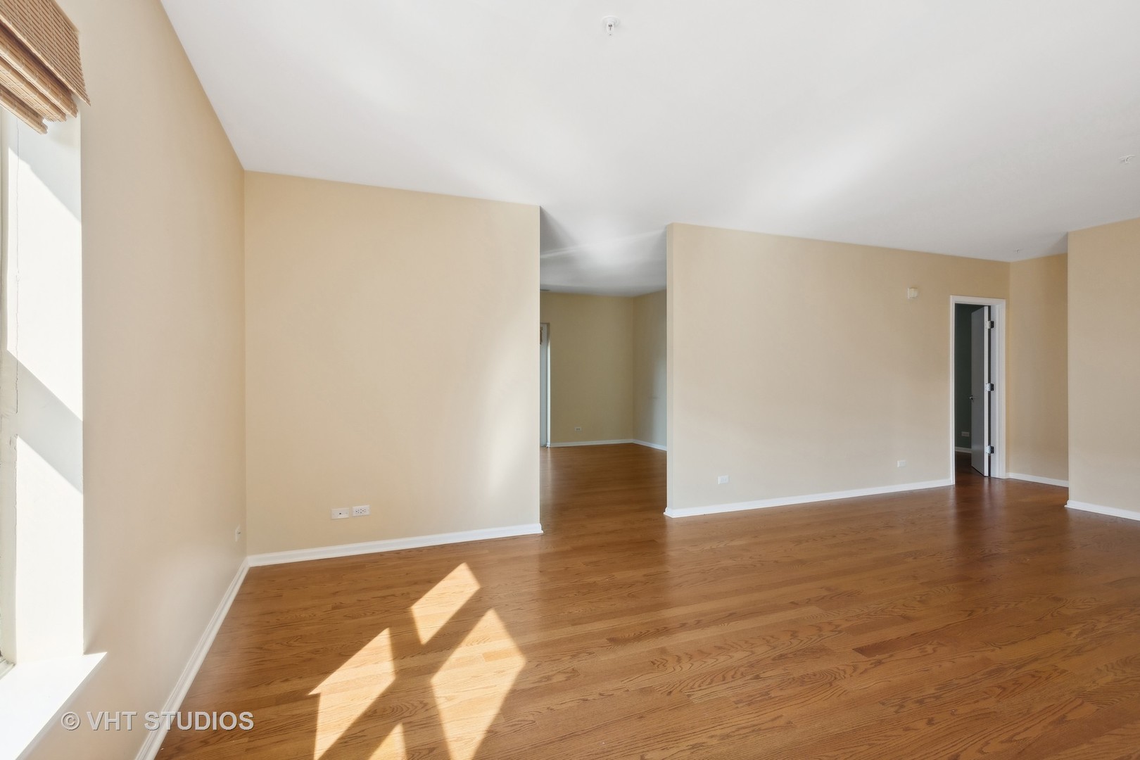 1319 Chicago Avenue Unit: 302