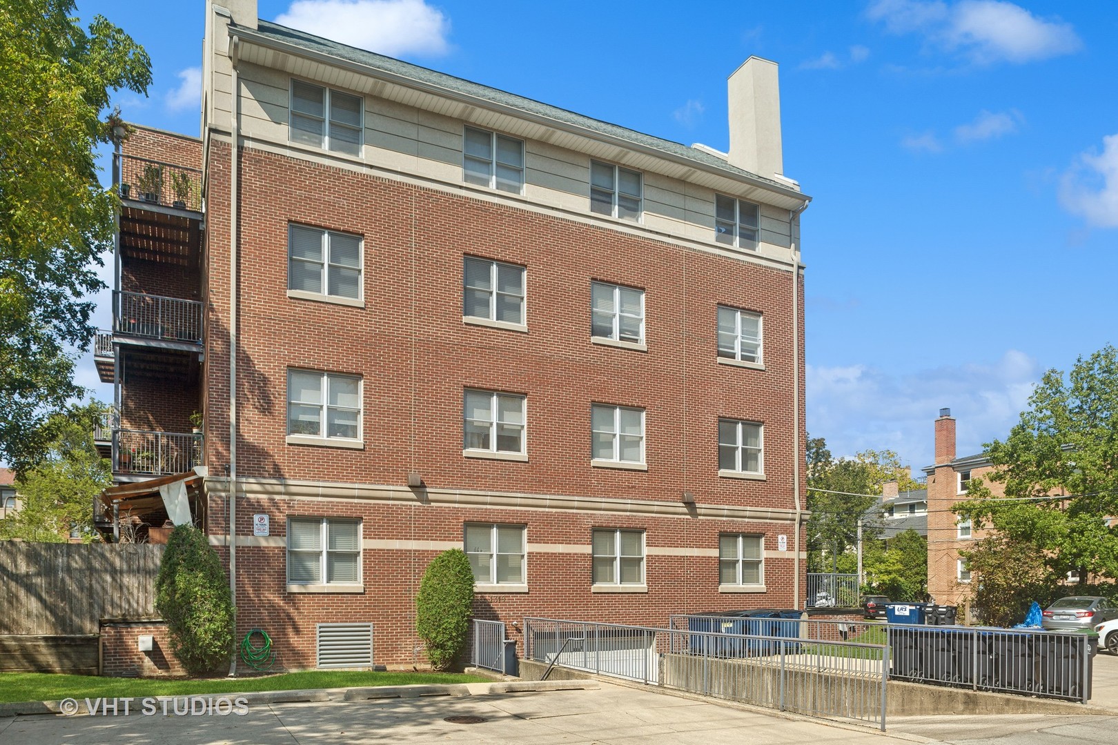 1319 Chicago Avenue Unit: 302