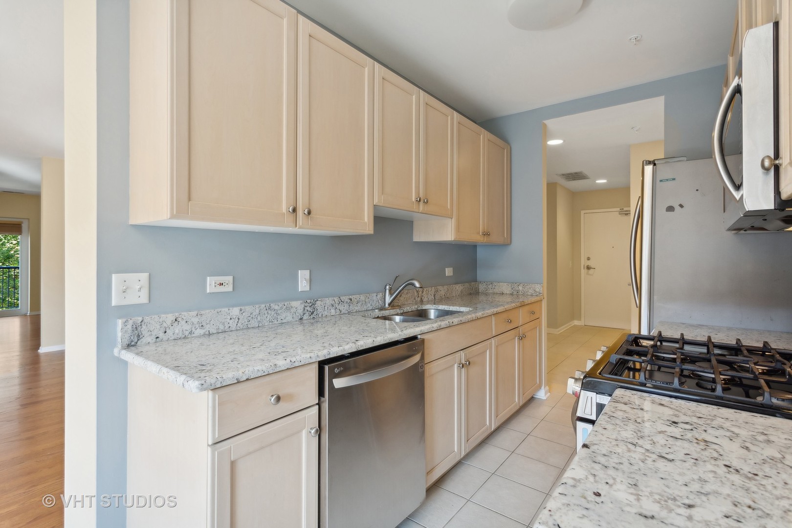 1319 Chicago Avenue Unit: 302
