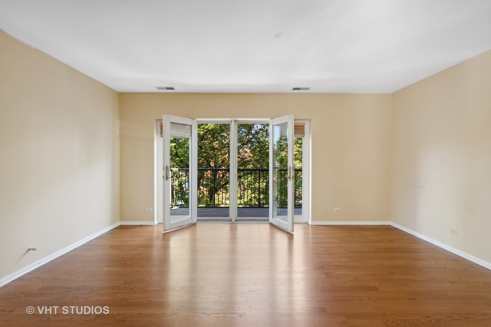 1319 Chicago Avenue Unit: 302