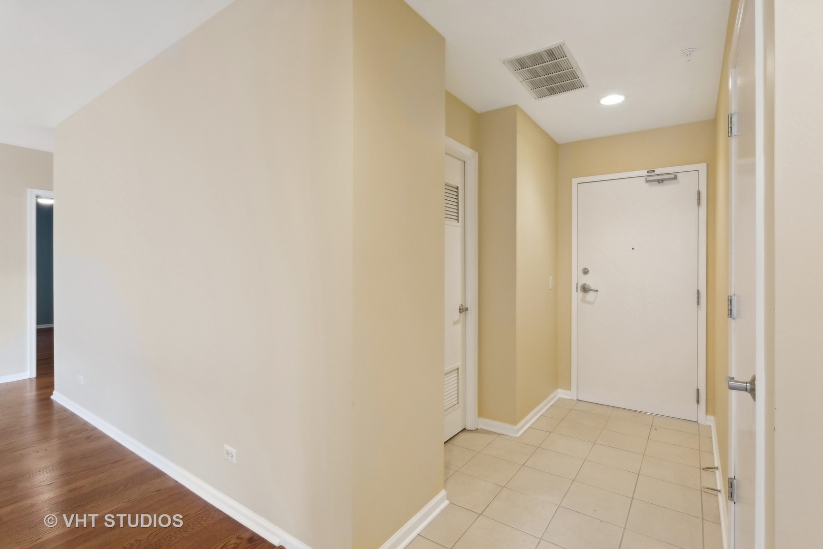 1319 Chicago Avenue Unit: 302