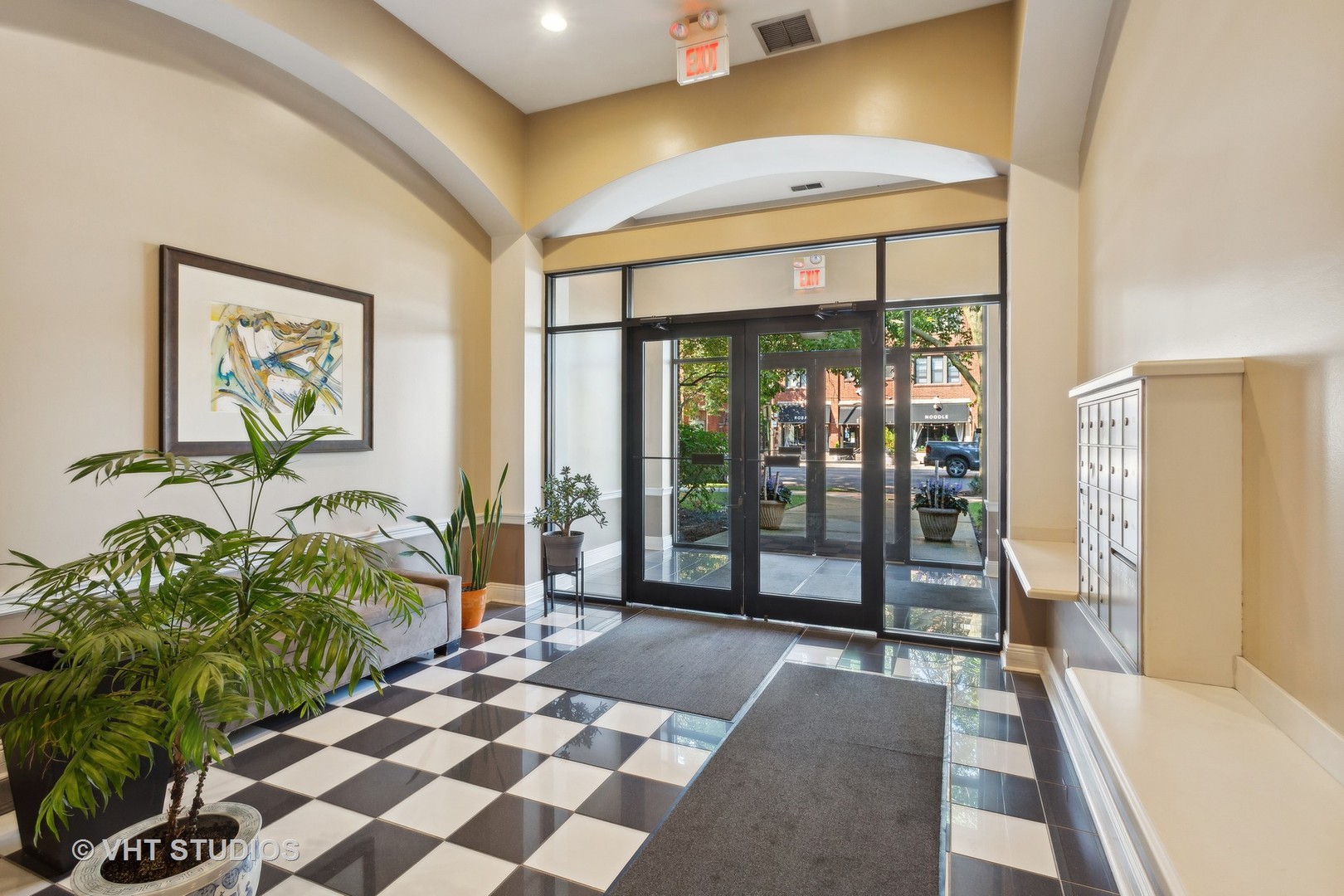 1319 Chicago Avenue Unit: 302