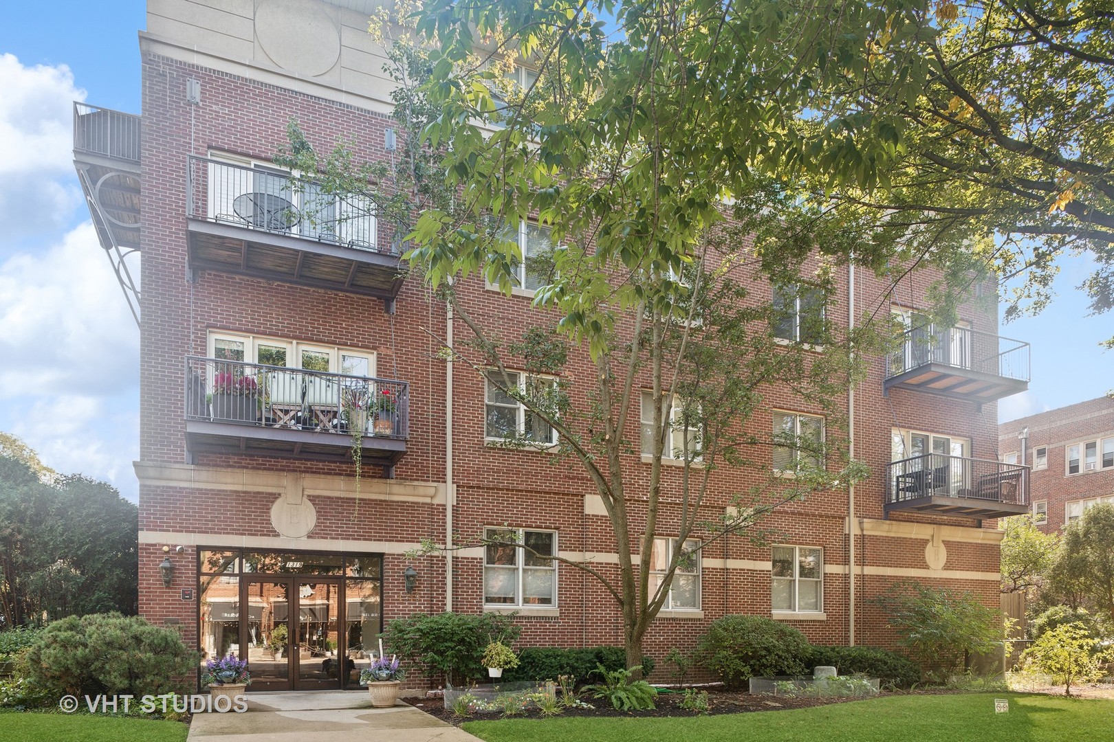 1319 Chicago Avenue Unit: 302