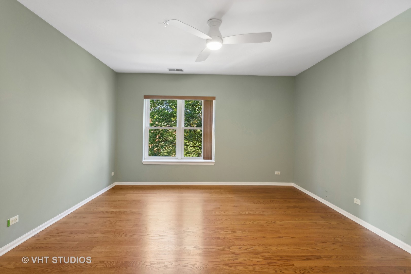 1319 Chicago Avenue Unit: 302