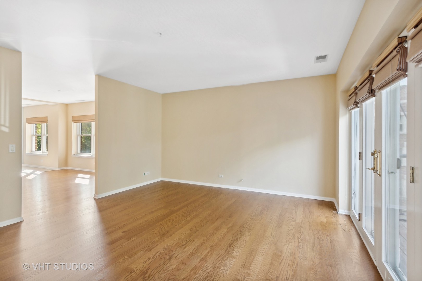 1319 Chicago Avenue Unit: 302