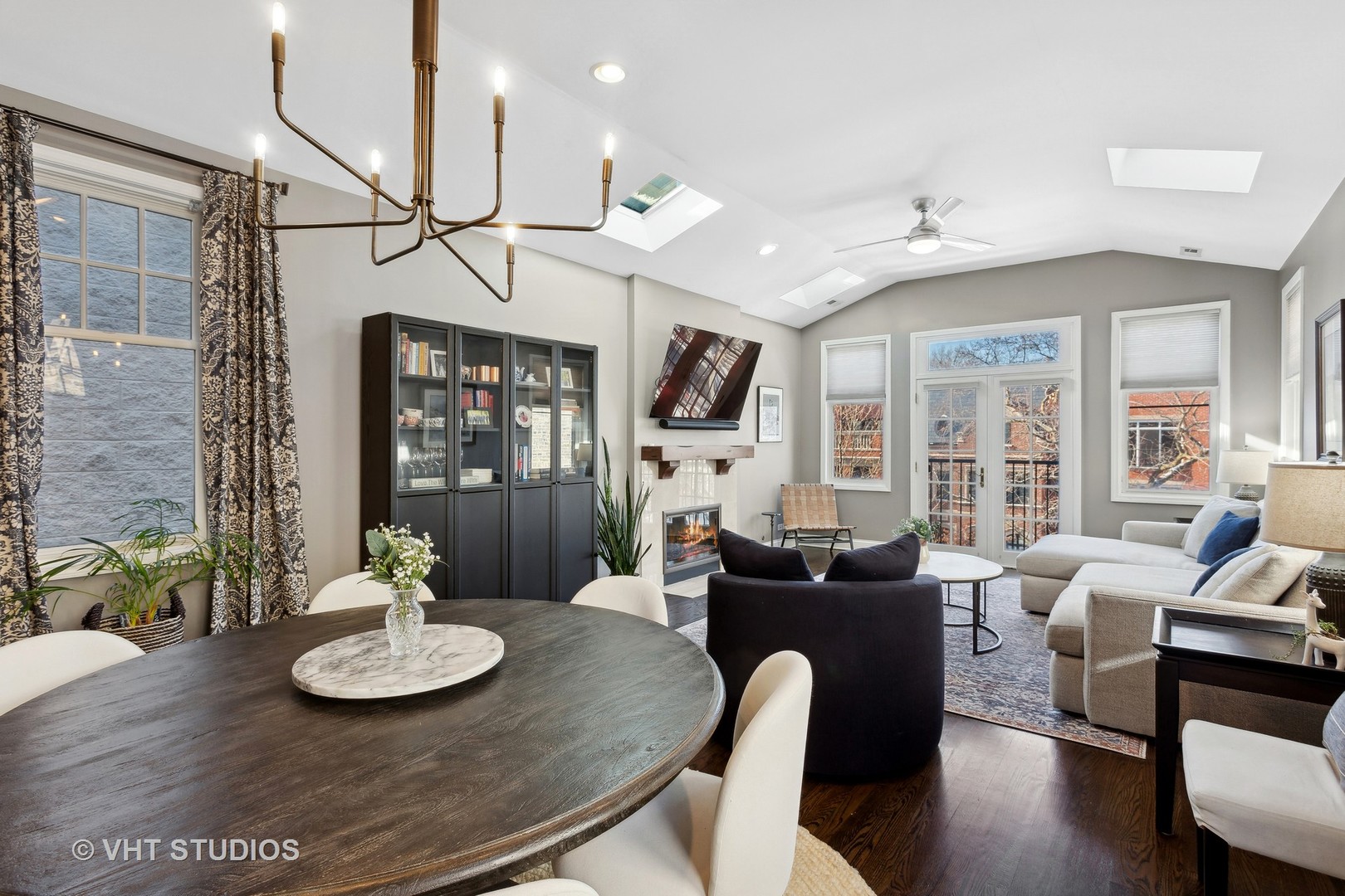3835 N Greenview Avenue Unit: 3