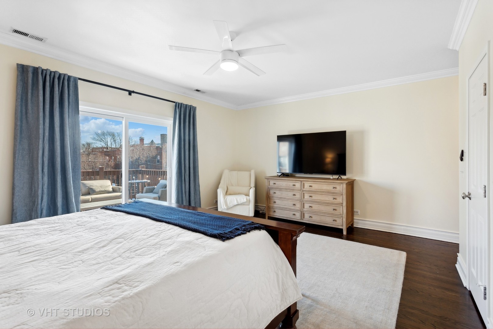 3835 N Greenview Avenue Unit: 3