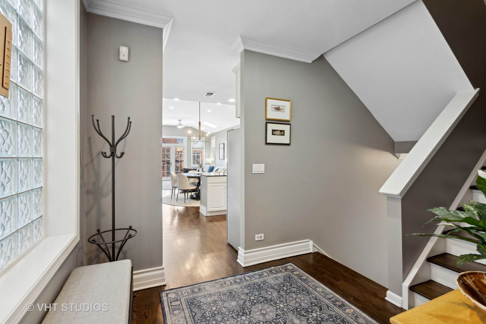 3835 N Greenview Avenue Unit: 3