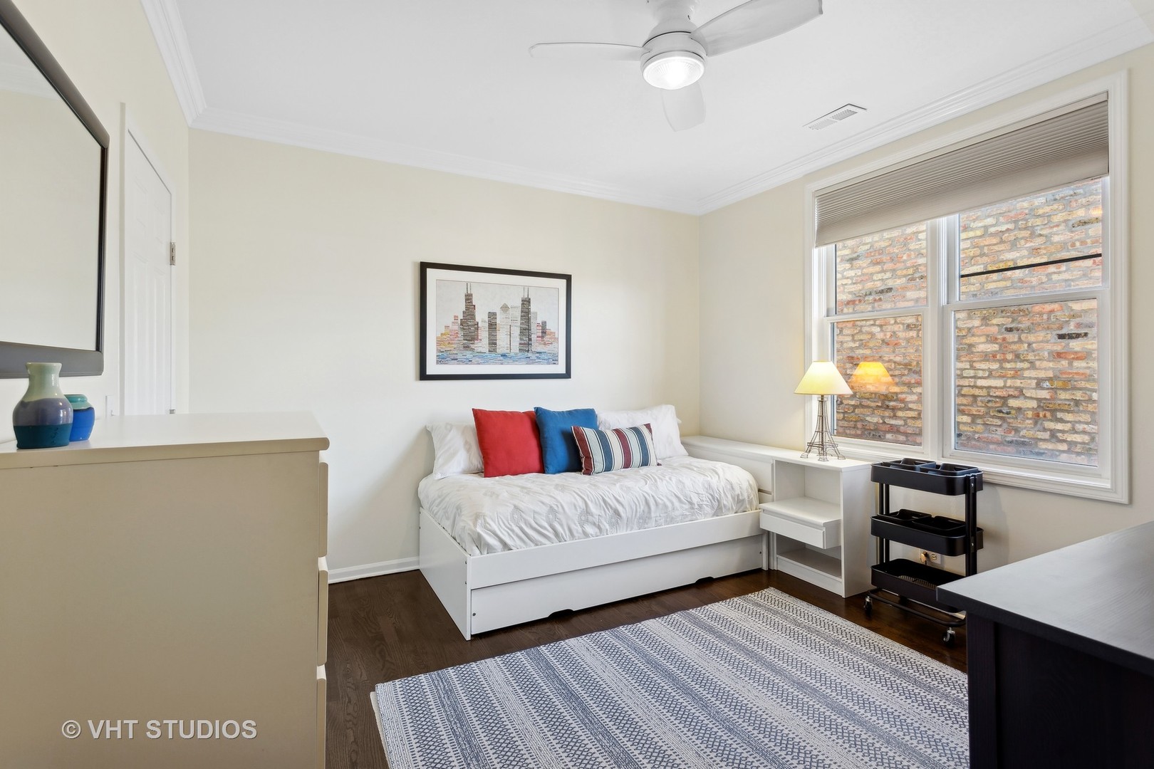 3835 N Greenview Avenue Unit: 3