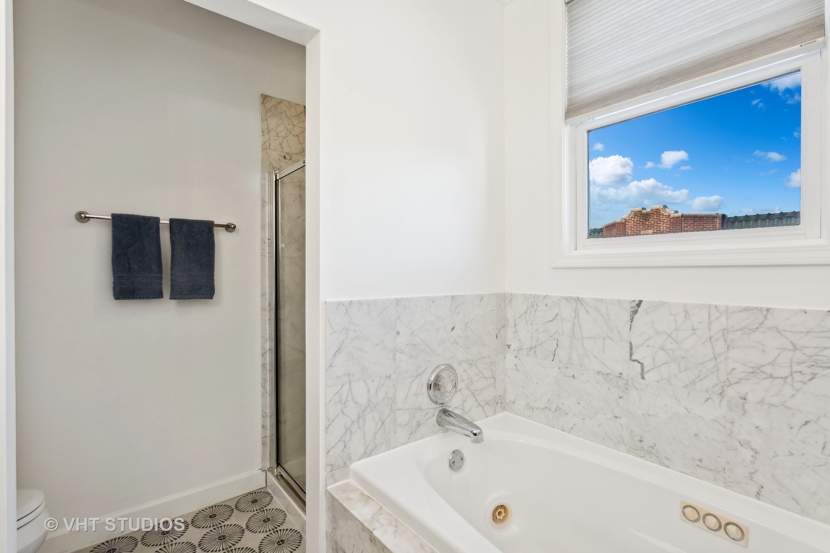 3835 N Greenview Avenue Unit: 3