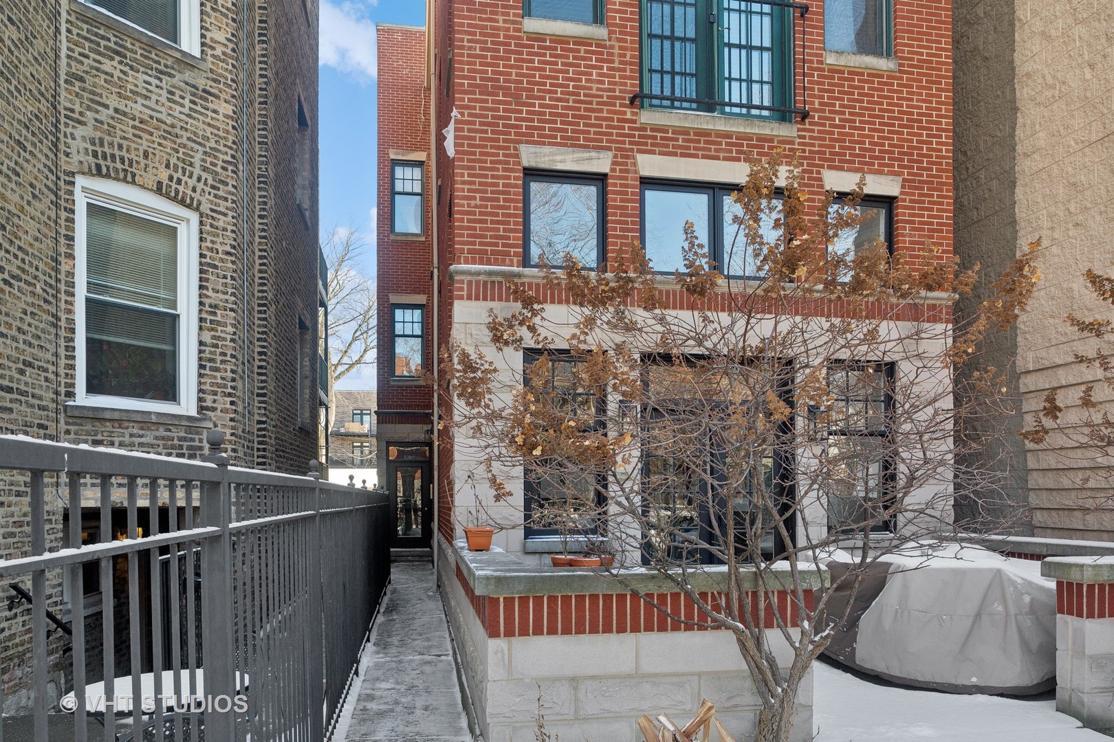 3835 N Greenview Avenue Unit: 3