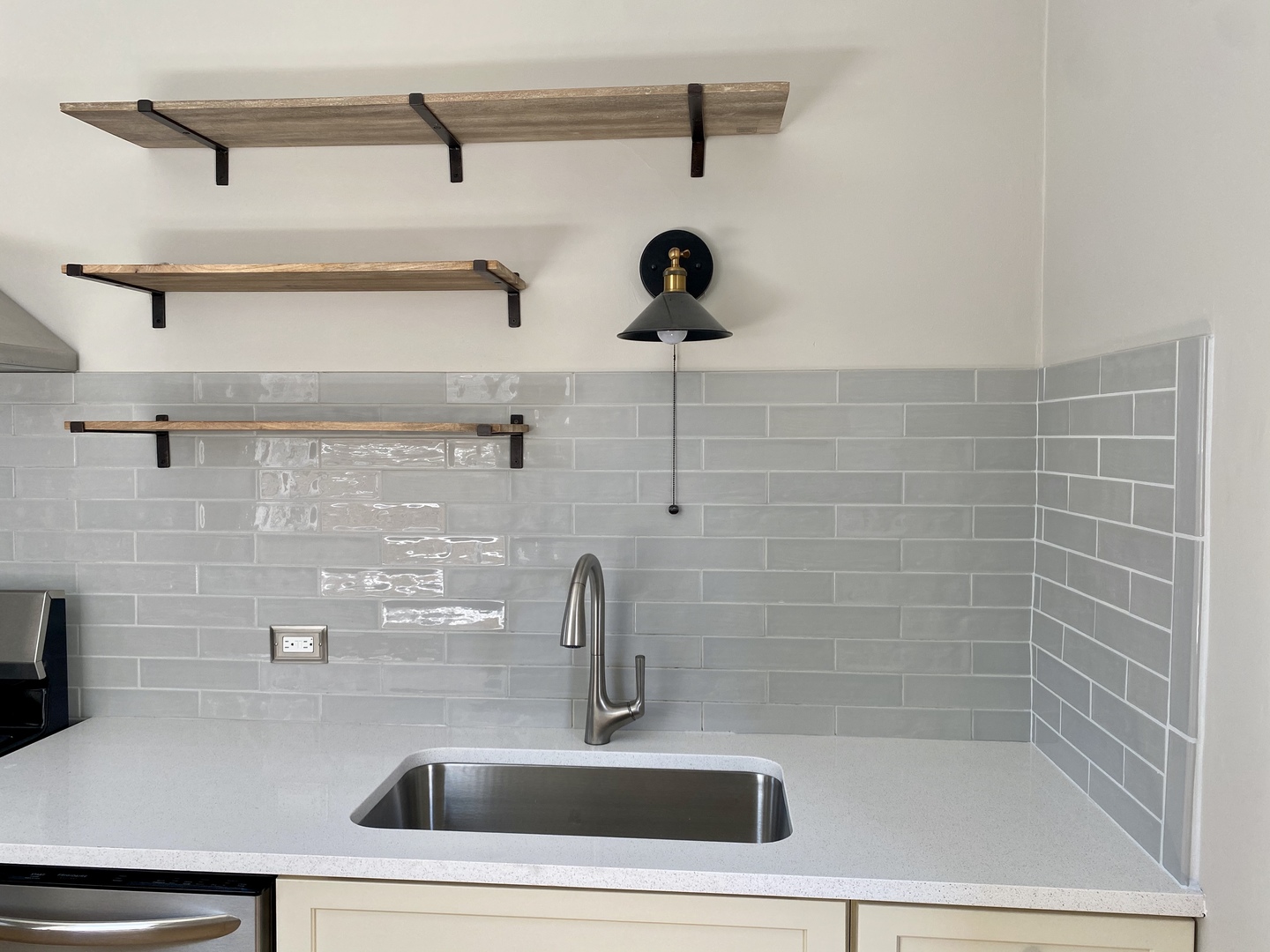806 Forest Avenue Unit: 3